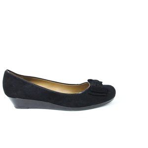 Tahari Low Black Pumps sz 9.5 Women Classic Shoe Wedge Heel